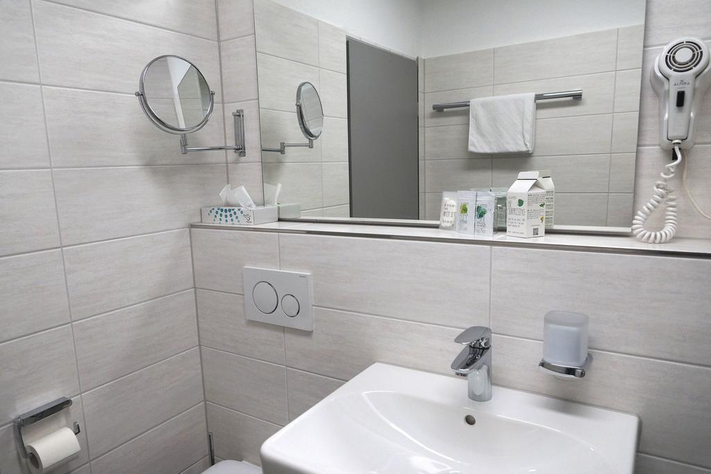 Hotel Am Stadtgarten Радольфцелль-ам-Бодензе Екстер'єр фото